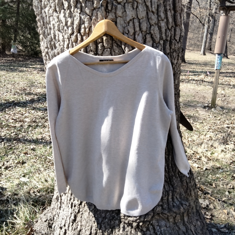 ⬇️Price Drop!⬇️ Tribekka 44 Sweater in size XL